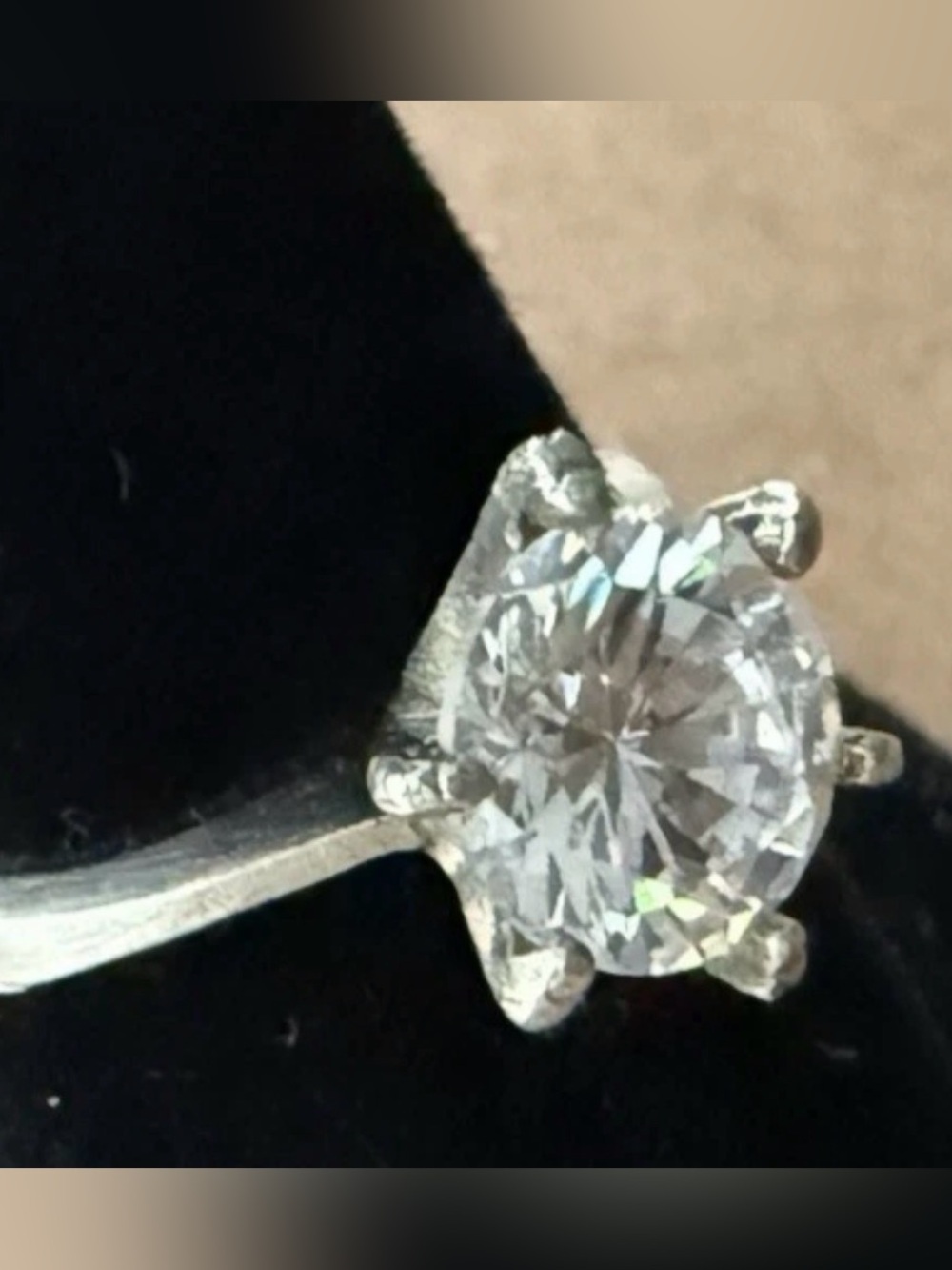 925 Sterling Silver Engagement Ring women’s Clear Crystal Prong setting Size 6